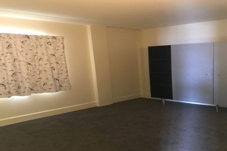 Photo of property in St Pauls Apartments, 24/43u Mulgrave Street, Thorndon, Wellington, 6011