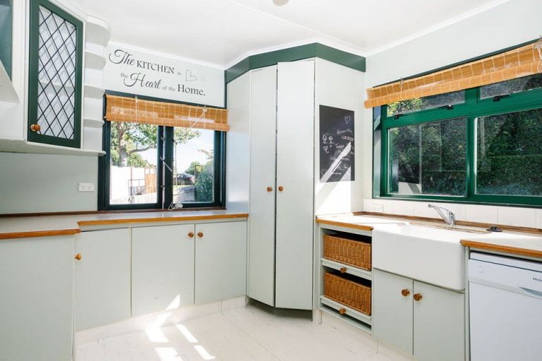 Photo of property in 11 Maclaurin Street, Dannevirke, 4930