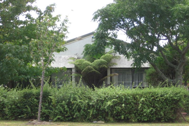 Photo of property in 2/178 Beach Haven Road, Beach Haven, Auckland, 0626