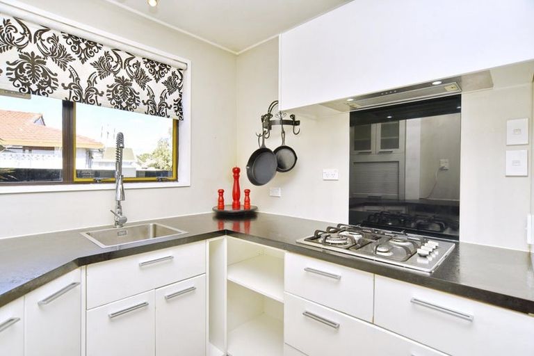 Photo of property in 17 Castile Place, Belfast, Christchurch, 8051