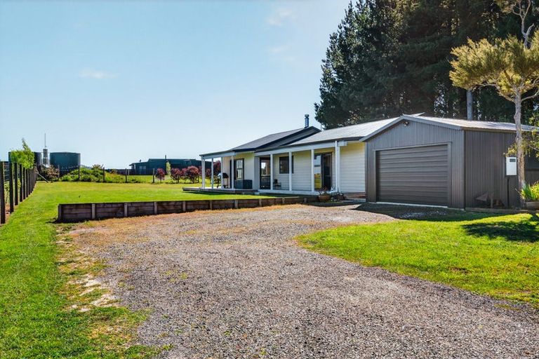 Photo of property in 18 Rangikatea Road, Omori, Turangi, 3381