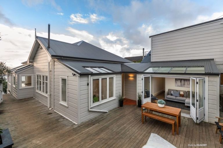 Photo of property in 41 Waru Street, Khandallah, Wellington, 6035