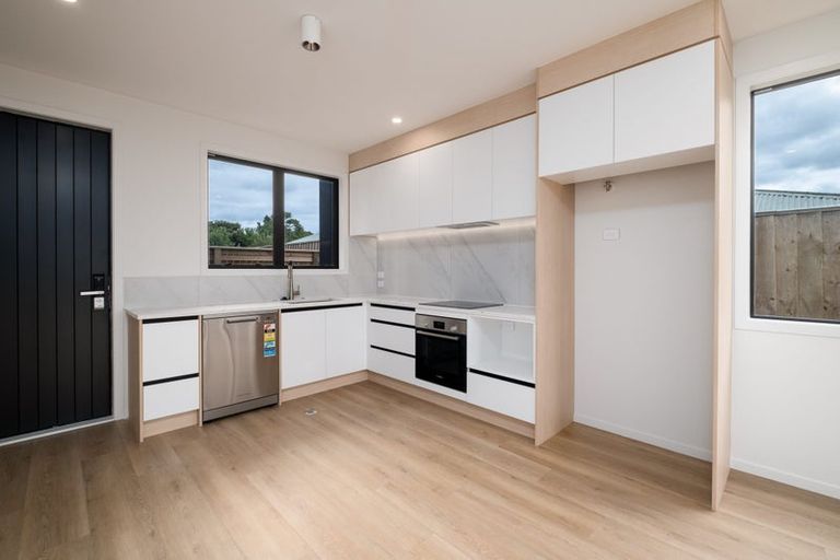 Photo of property in 27b Dawnhaven Drive, Te Atatu Peninsula, Auckland, 0610