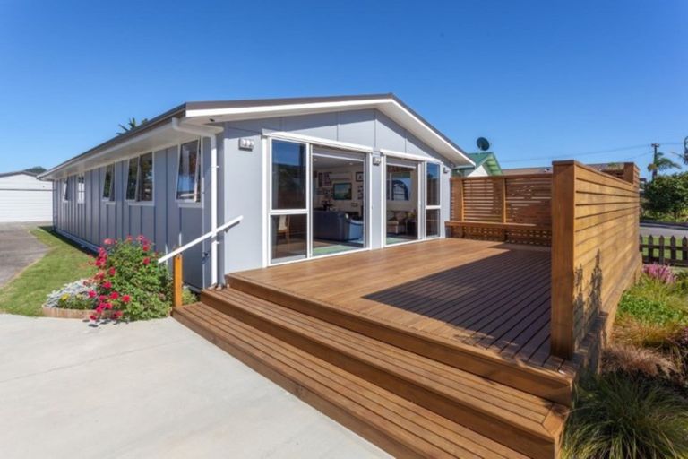 Photo of property in 117 Hetherington Road, Whangamata, 3620