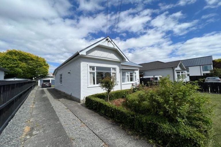 Photo of property in 49 Cleveland Street, Edgeware, Christchurch, 8013