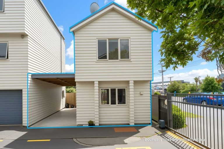 Photo of property in 1/51 Henderson Valley Road, Henderson, Auckland, 0612