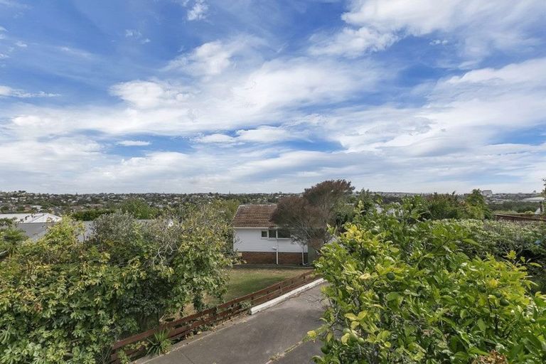 Photo of property in 3/85 Ocean View Road, Hillcrest, Auckland, 0627