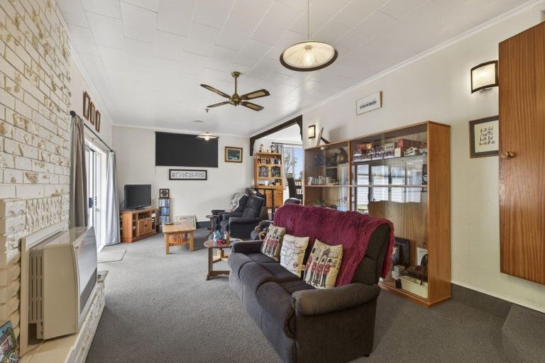 Photo of property in 20 Nikau Street, Inglewood, 4330