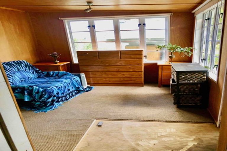 Photo of property in 23 Rimu Road, Oratia, Auckland, 0604
