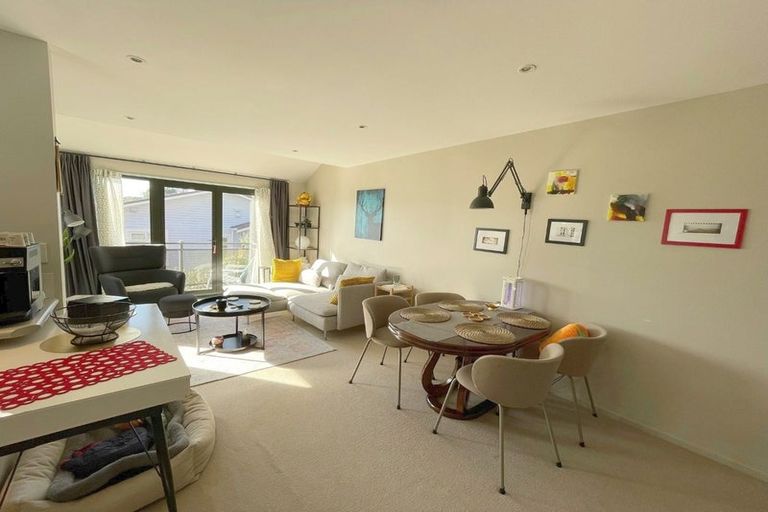 Photo of property in 2a Donald Crescent, Karori, Wellington, 6012