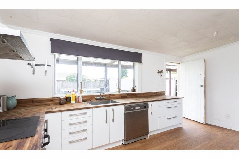 Photo of property in 117 Foremans Road, Islington, Christchurch, 8042