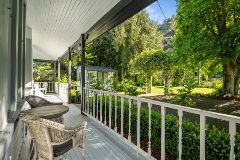 Photo of property in 30 Main Road, Havelock, 7100