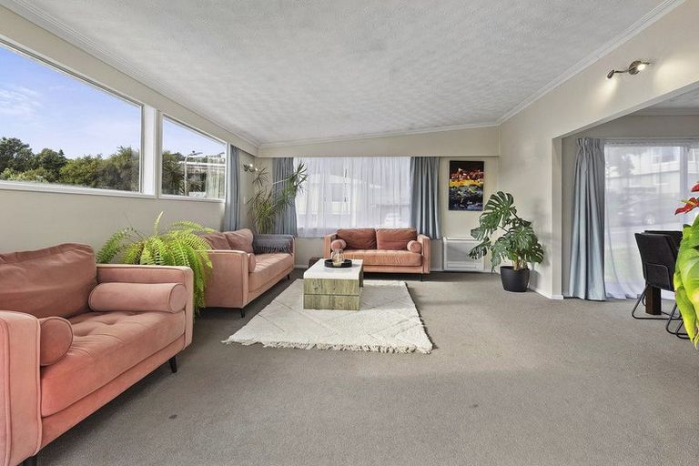 Photo of property in 15 Brora Crescent, Papakowhai, Porirua, 5024