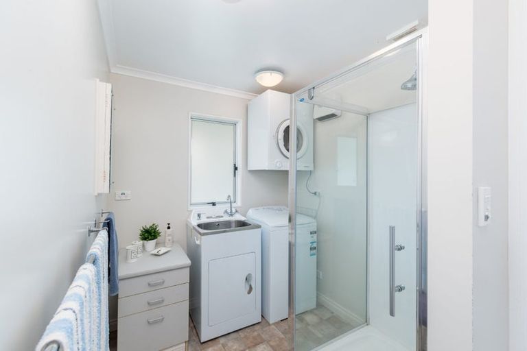Photo of property in 5 Ardal Grove, Tirohanga, Lower Hutt, 5010