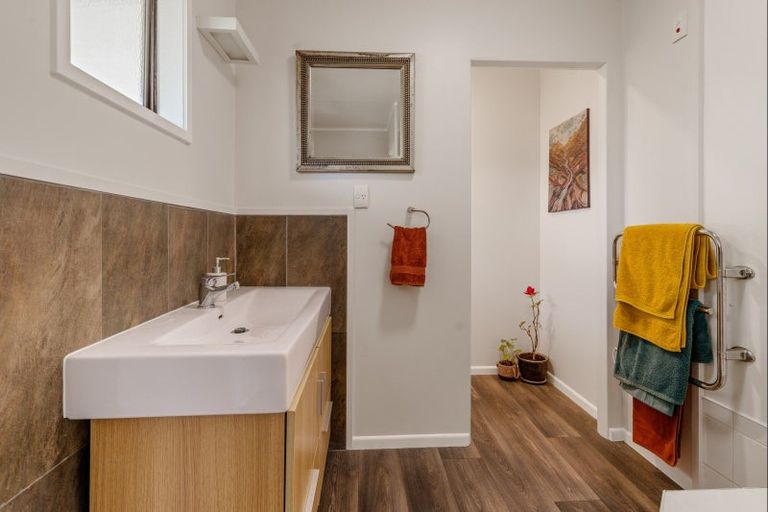 Photo of property in 13 Honnor Place, Hurdon, New Plymouth, 4310