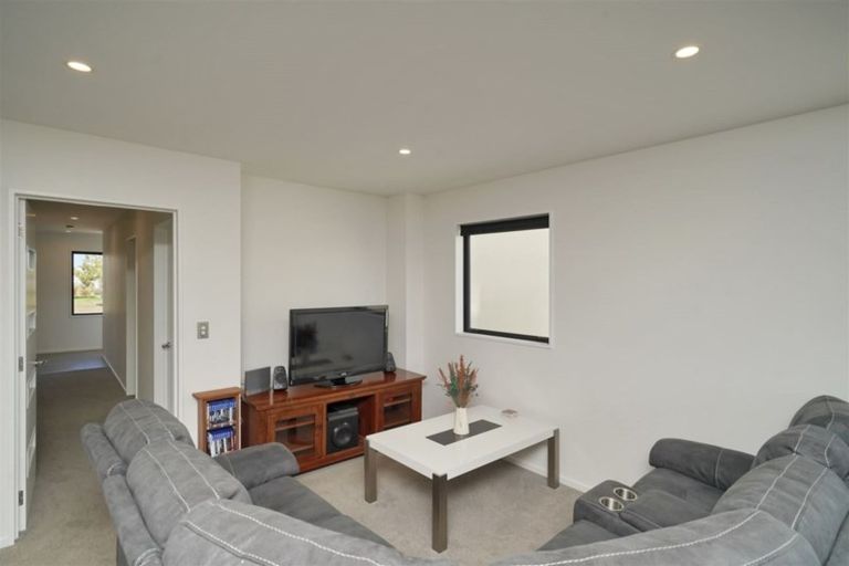 Photo of property in 83 Faringdon Boulevard, Rolleston, 7615