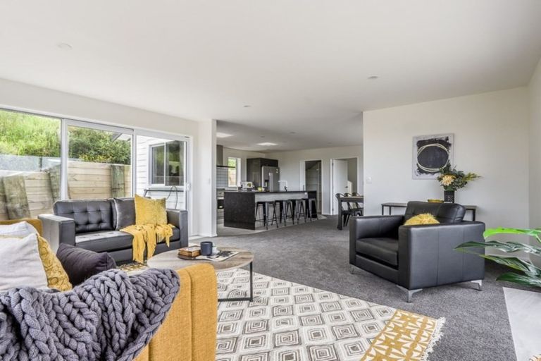 Photo of property in 103 Kakariki Grove, Waikanae, 5036