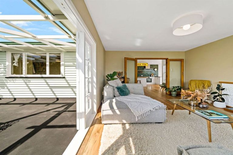 Photo of property in 119 Matipo Road, Te Atatu Peninsula, Auckland, 0610