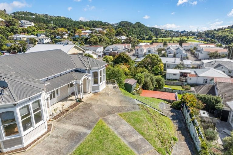 Photo of property in 36 The Parade, Island Bay, Wellington, 6023