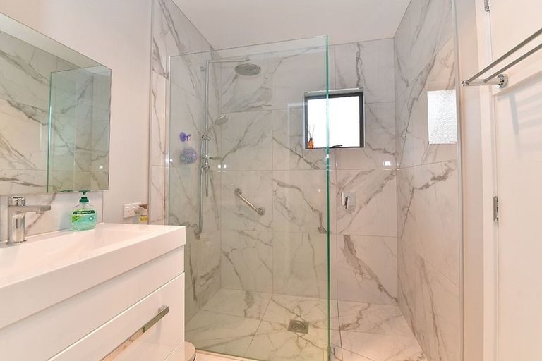 Photo of property in 5b Melanie Place, Orewa, 0931