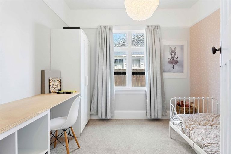 Photo of property in 8 Frankleigh Street, Somerfield, Christchurch, 8024