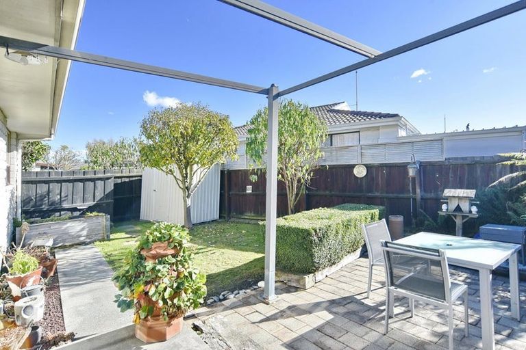 Photo of property in 17 Castile Place, Belfast, Christchurch, 8051
