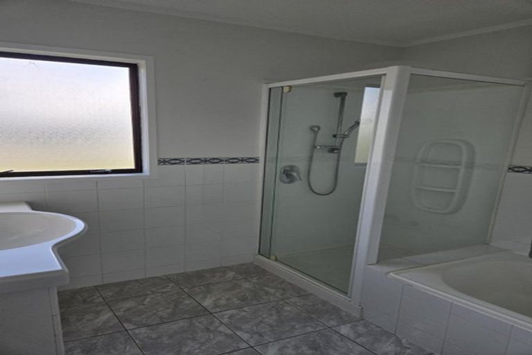 Photo of property in 1/95 Bond Crescent, Forrest Hill, Auckland, 0620