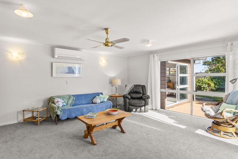 Photo of property in 10 Cedar Drive, Paraparaumu Beach, Paraparaumu, 5032