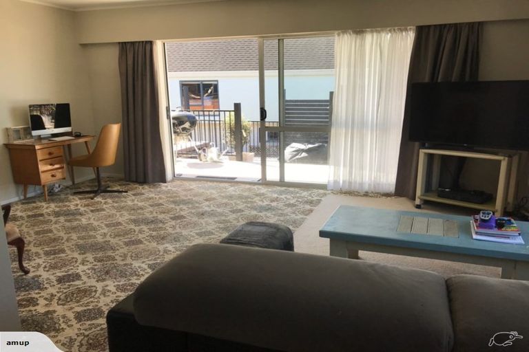 Photo of property in 53 Marellen Drive, Red Beach, 0932