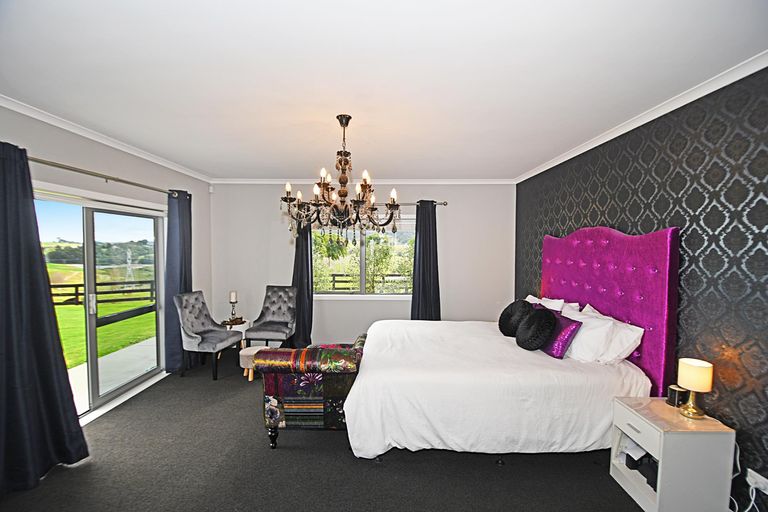 Photo of property in 7 Mountain Road, Kaiwaka, Maungaturoto, 0587