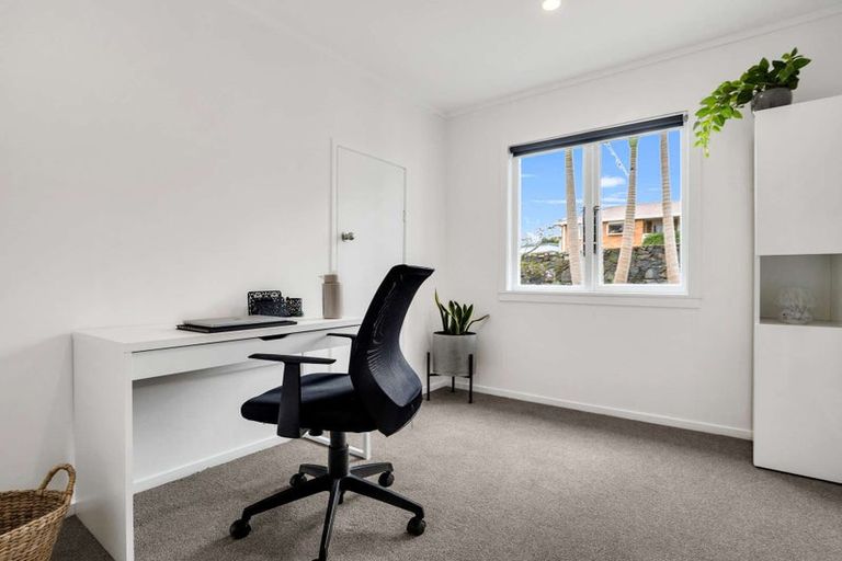 Photo of property in 1 Melia Place, Stanmore Bay, Whangaparaoa, 0932