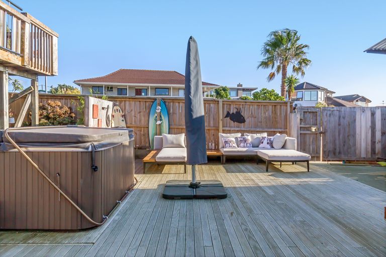 Photo of property in 34b Shakespear Road, Army Bay, Whangaparaoa, 0930