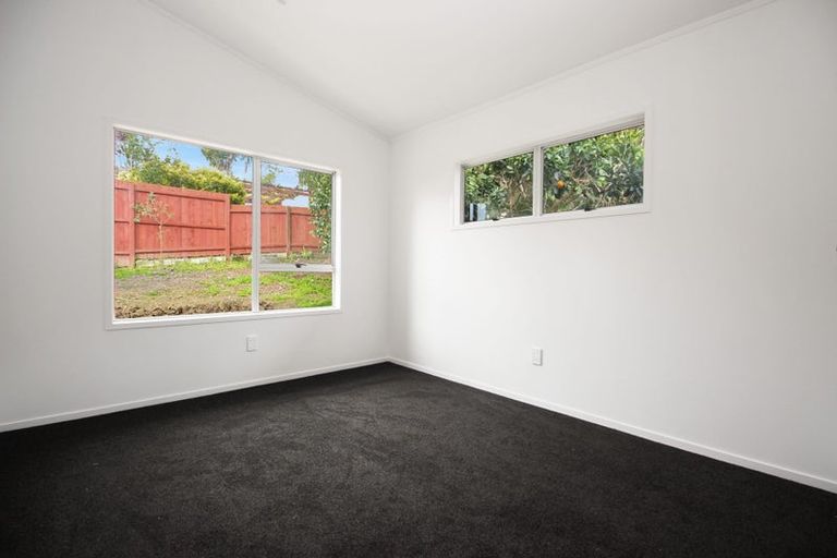 Photo of property in 16 Celeste Place, Totara Vale, Auckland, 0627