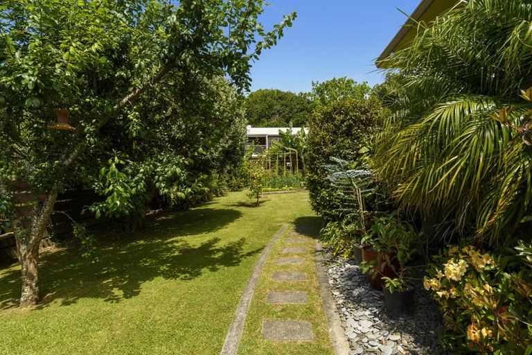 Photo of property in 12 Myrtle Drive, Omokoroa, 3114