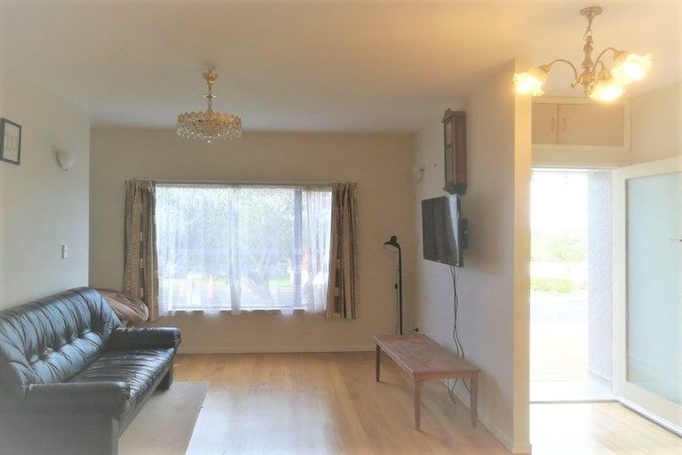 Photo of property in 5 Fowler Street, Northcote, Auckland, 0627