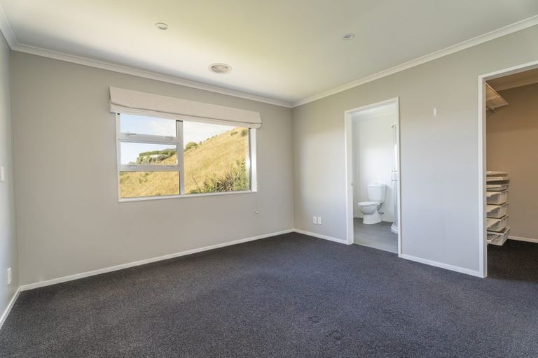 Photo of property in 120 Amesbury Drive, Churton Park, Wellington, 6037