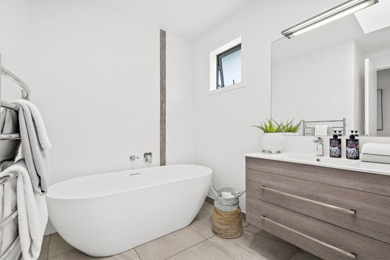 Photo of property in 17 Awanui Crescent, Matakana, Warkworth, 0985