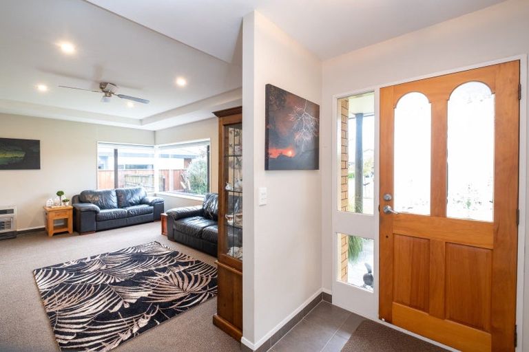 Photo of property in 14 Kingsgate Avenue, Havelock North, 4130