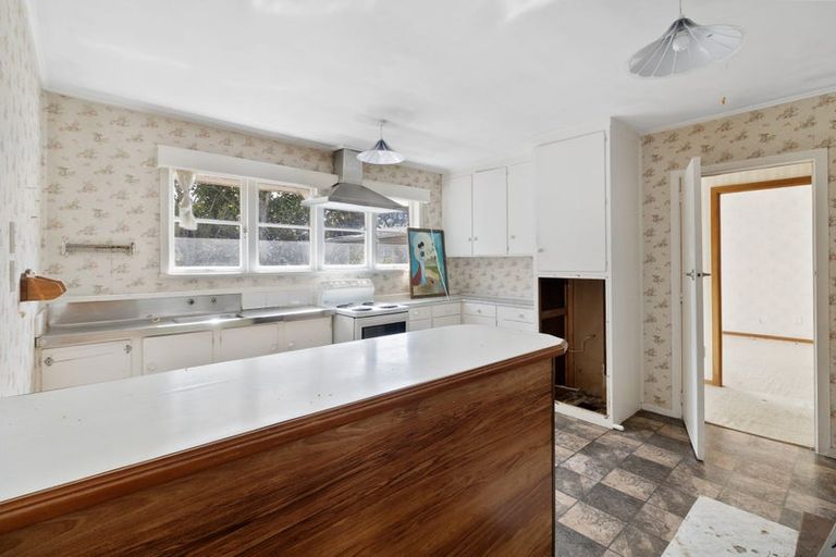 Photo of property in 2a Coniston Avenue, Te Atatu South, Auckland, 0610