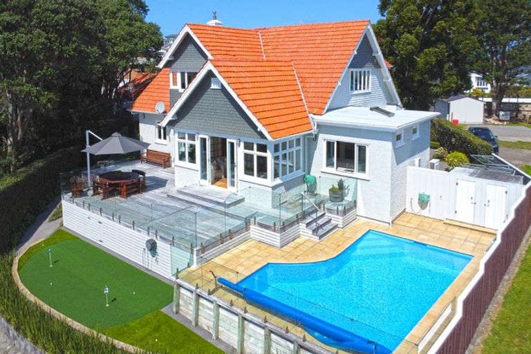 Photo of property in 14 Glen Almond Street, New Plymouth, 4310