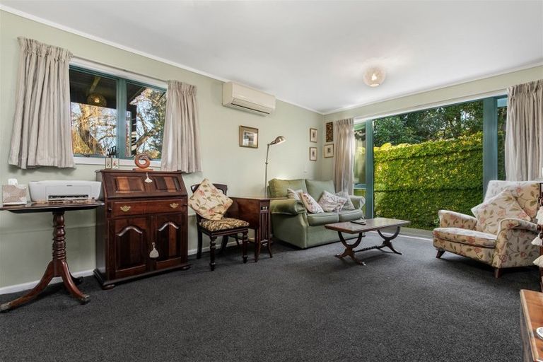 Photo of property in 32 Routley Drive, Glen Eden, Auckland, 0602