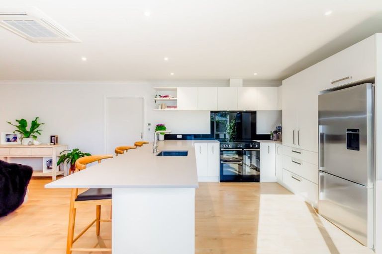 Photo of property in 84 Mazengarb Road, Paraparaumu Beach, Paraparaumu, 5032