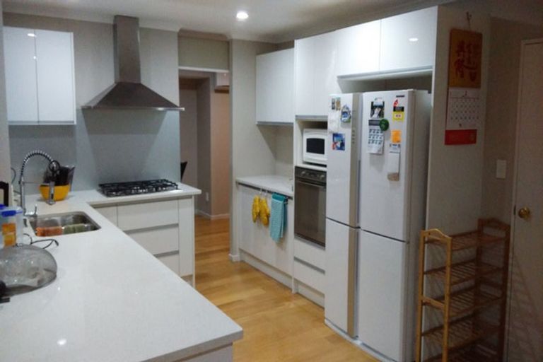 Photo of property in 28 Macnean Drive, East Tamaki Heights, Auckland, 2016