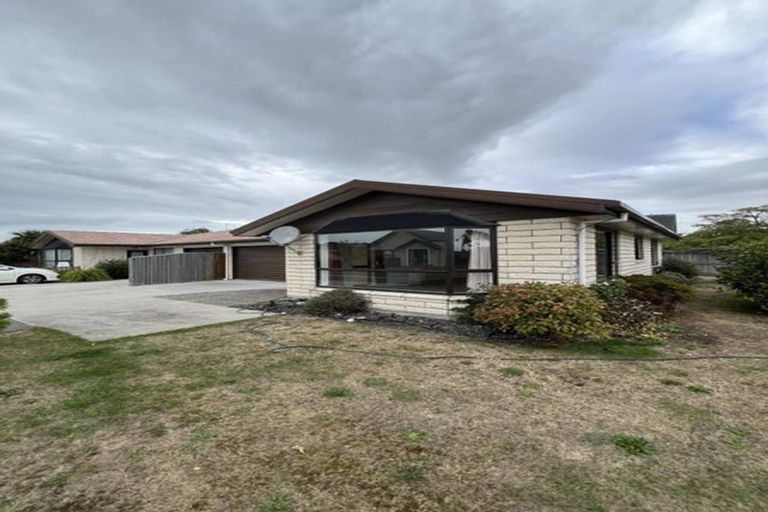 Photo of property in 1/17 Aberfoyle Place, Parklands, Christchurch, 8083