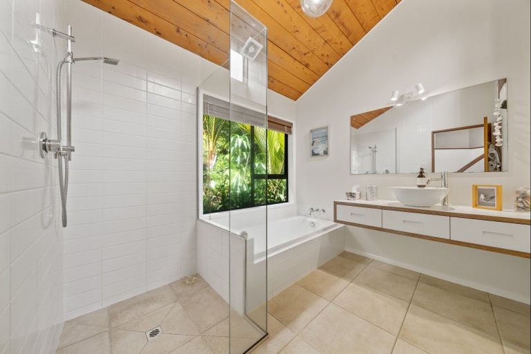 Photo of property in 11 Kereru Place, Upper Vogeltown, New Plymouth, 4310