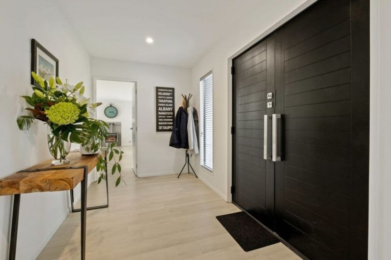 Photo of property in 58 Erskine Street, Lake Hayes, Queenstown, 9304