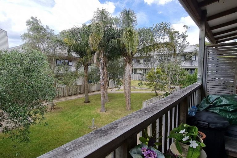Photo of property in 24/8 Carolina Place, Albany, Auckland, 0632