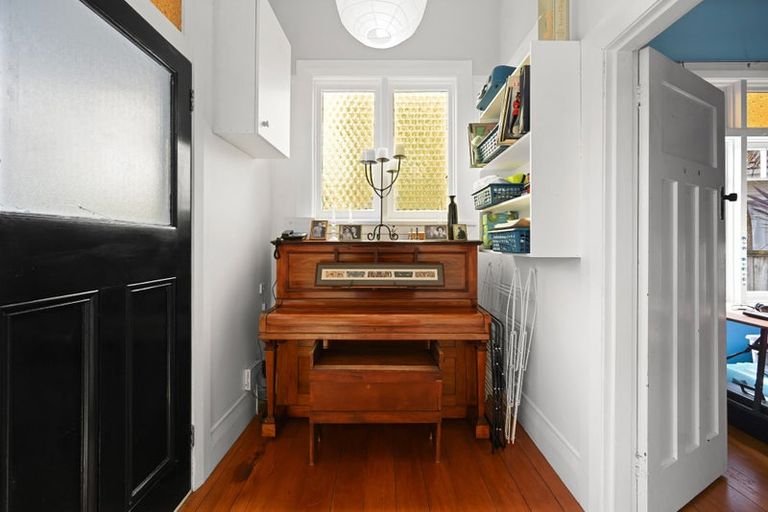 Photo of property in 16 Flynn Road, Hillcrest, Hamilton, 3216