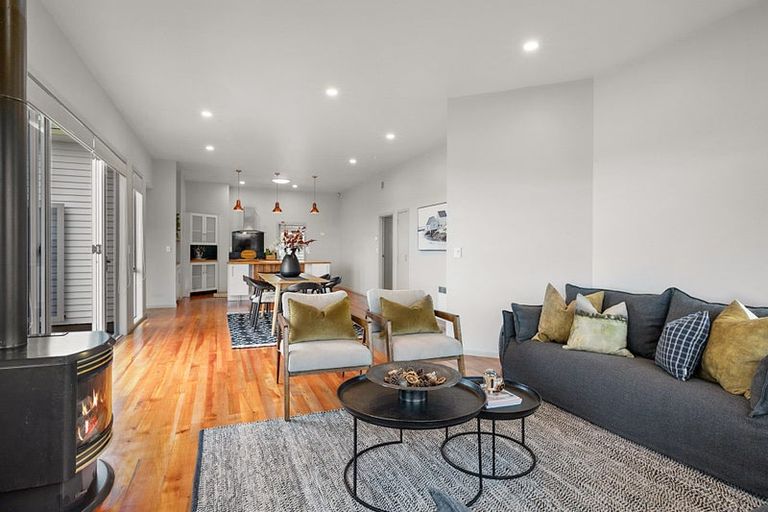 Photo of property in 44 Karamea Street, Whalers Gate, New Plymouth, 4310