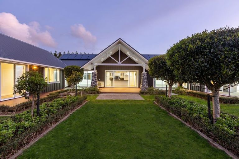 Photo of property in 144 Henwood Road, Paraite, New Plymouth, 4372